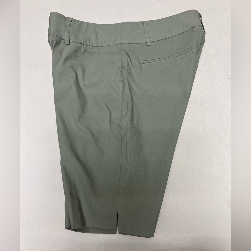 NWT Hilary Radley Sage Green Golf/Walking Shorts
Size M. - Picture 3 of 4
